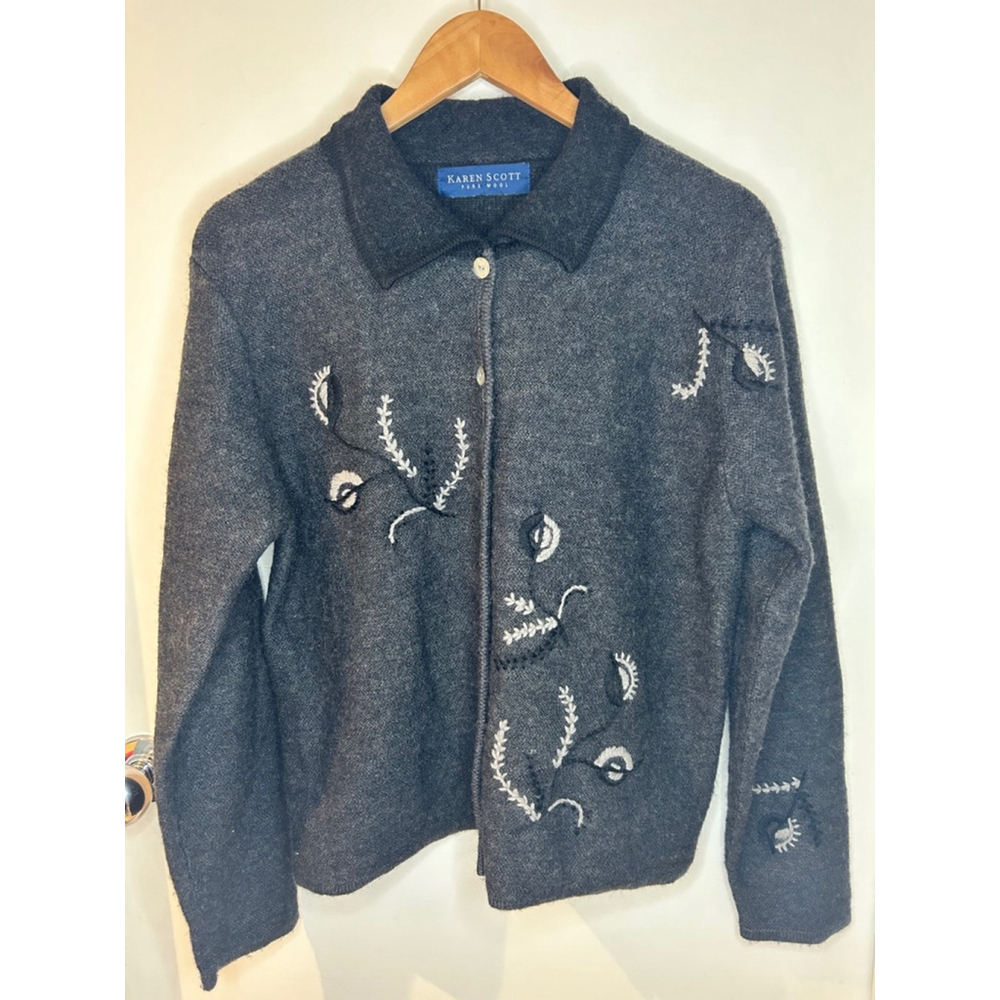 Karen Scott 100% Wool Embroidered Cardigan Sweater Gray M Cottagecore